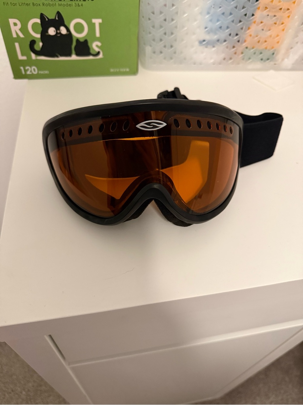 Smith Optics Ski/Snowboard Goggles in Amber Lens with Black Frame